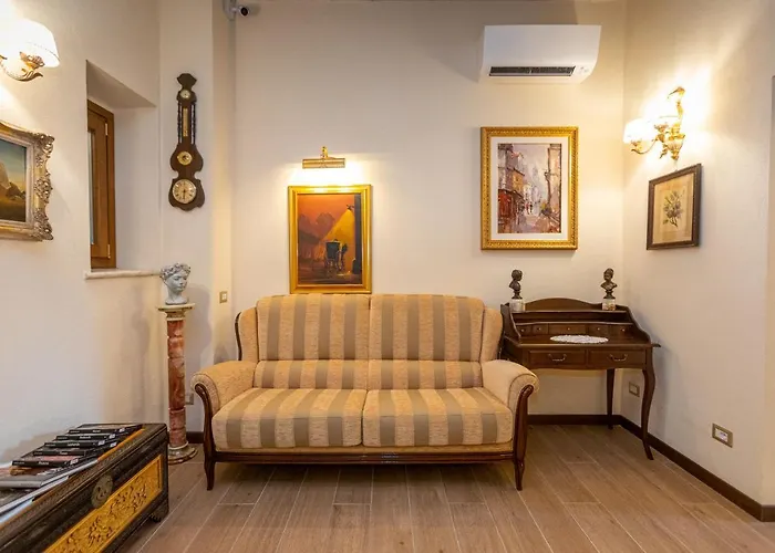 Kings In Apartament